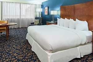 Nashville Hotels & Places to Stay -> DoubleTree by Hilton - Downtown Nashville, TN