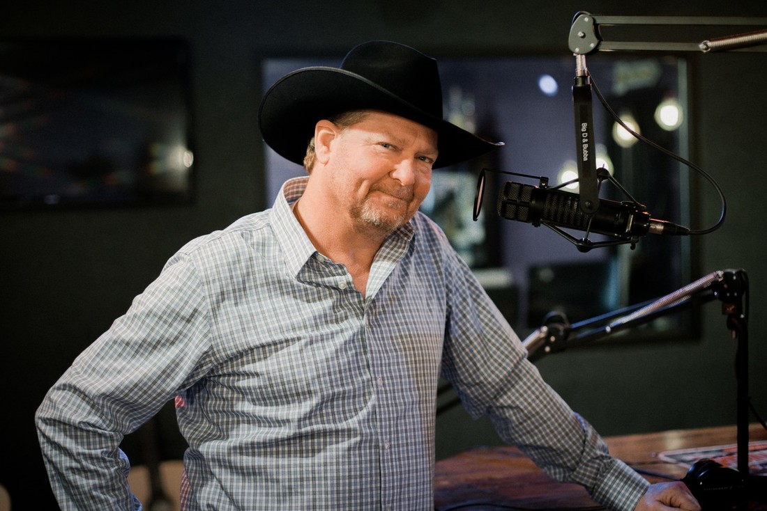 Tracy Lawrence Scores 2nd ACM Nom For National On-Air Personality ...