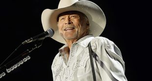 Alan Jackson Closes Touring Curtain with Emotional Nashville Farewell