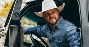 Cody Johnson Lands Career-High Chart Debut with “Travelin’ Soldier”