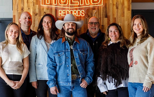 Ian Munsick Starting Fresh After Parting Ways with Warner Music