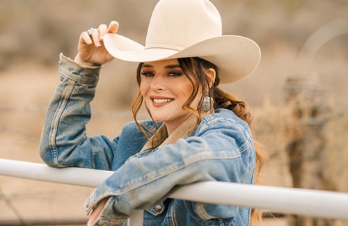 Jenna Paulette And Jake Worthington Connect For New Duet