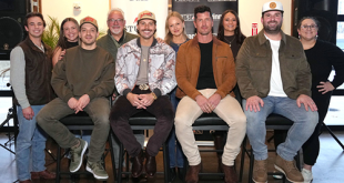 Josh Ross Celebrates First No. 1 With “Single Again”