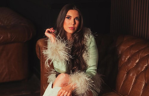 LISTEN: Jenny Tolman Spurs Attitude and Honesty on “Show Pony”