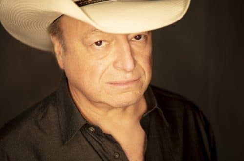 Mark Chesnutt Signs With Conway Entertainment Group