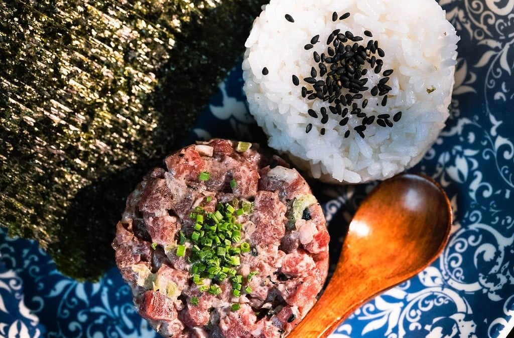 Wagyu Tartare - sesame aioli, kizami, toasted nori, rice, chives