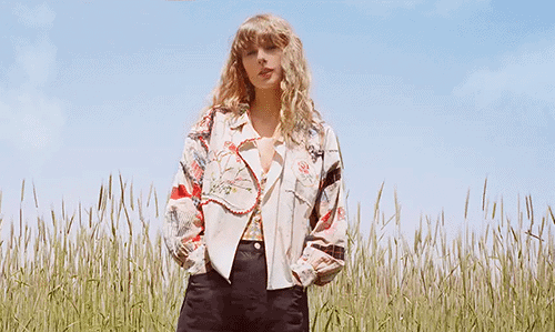 Taylor Swift Returns To No. 1 At Country Radio