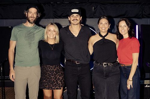 Tucker Wetmore Inspires The Next Generation Of Artists In East Nashville