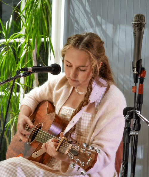 mia van de loo